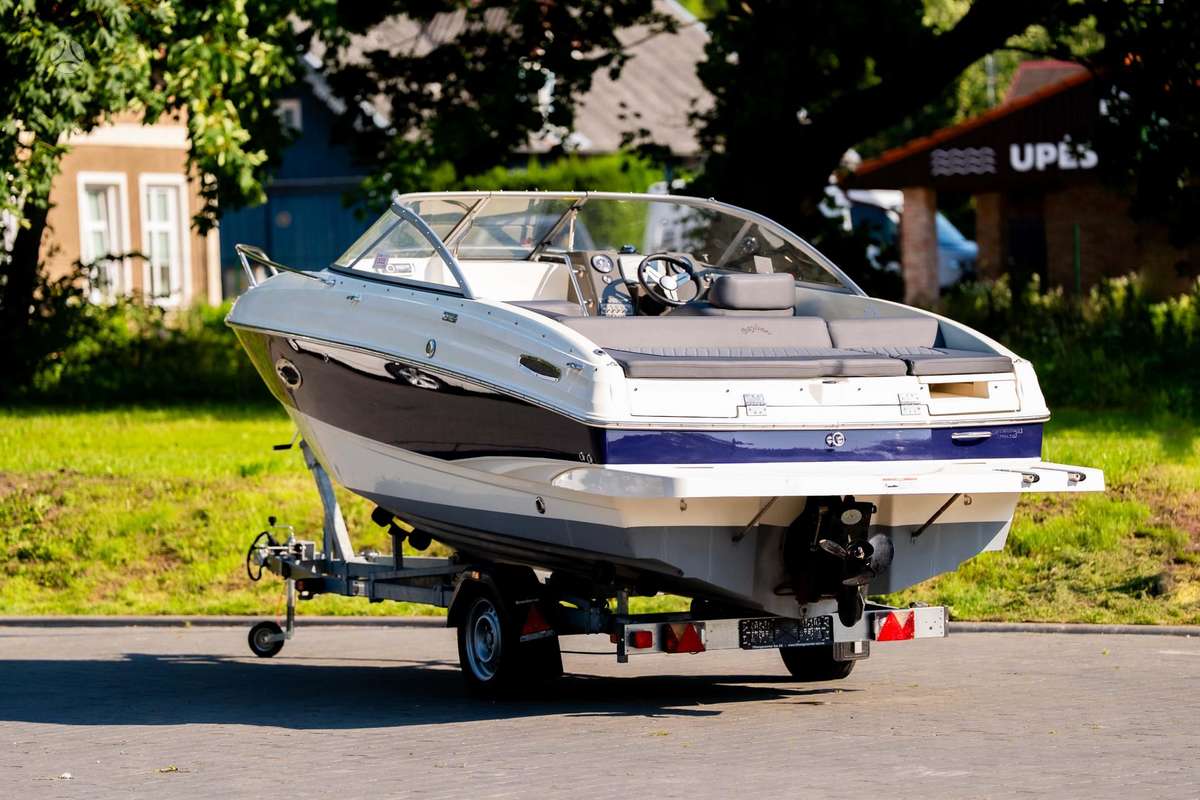 Bayliner 642 cuddy, yachts / cruisers