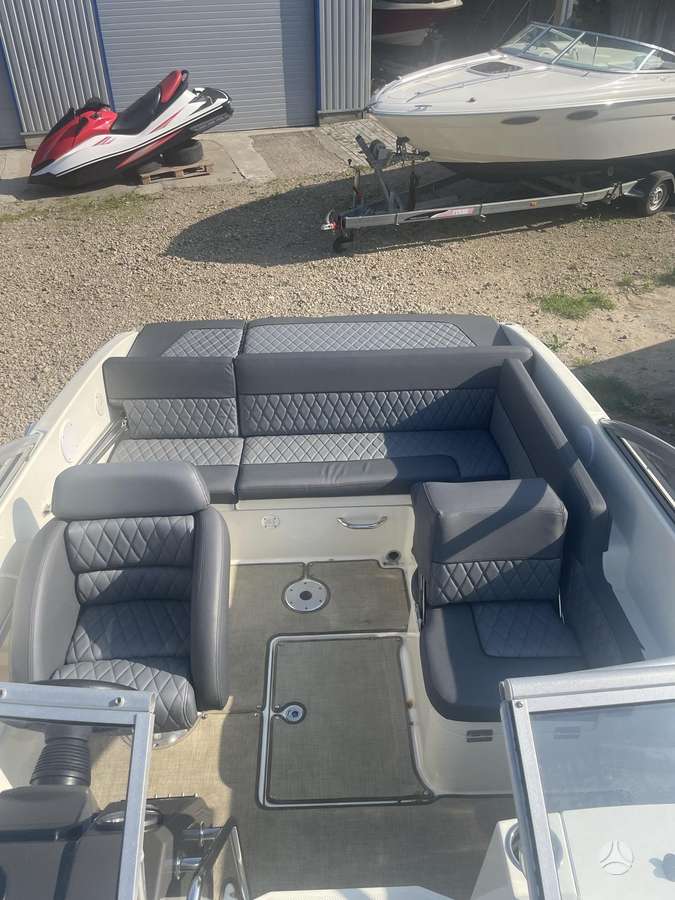 Bayliner 642 cuddy, yachts / cruisers