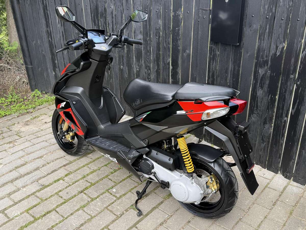 Aprilia SR 49cc, scooters / mopeds