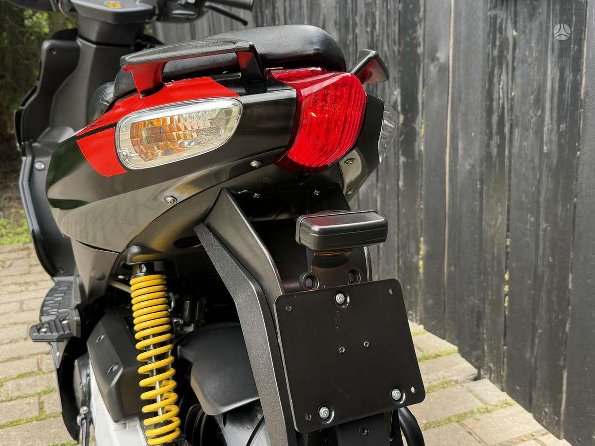Aprilia SR 49cc, мотороллеры / мопеды