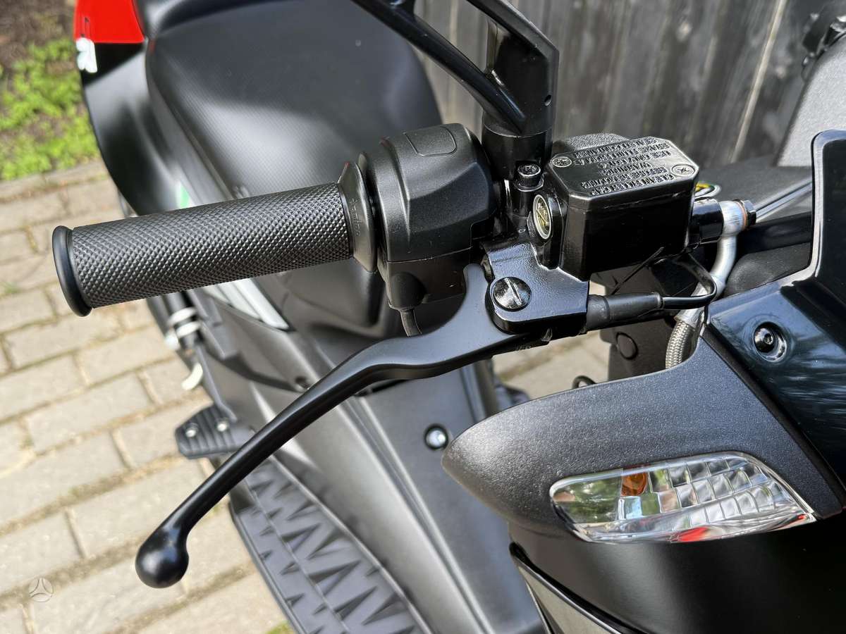 Aprilia SR 49cc, мотороллеры / мопеды