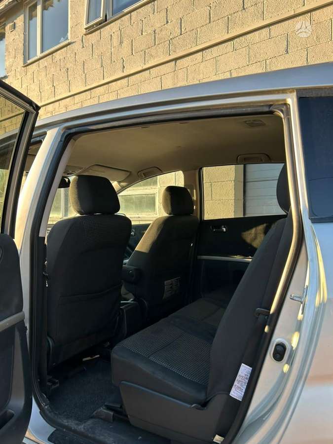 Toyota Corolla Verso - 2