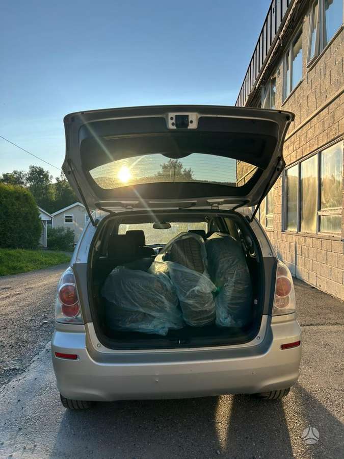 Toyota Corolla Verso - 8