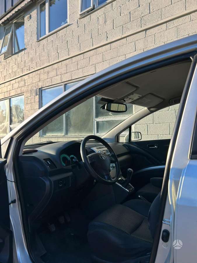 Toyota Corolla Verso - 11