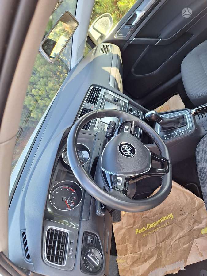 Volkswagen Golf - 5