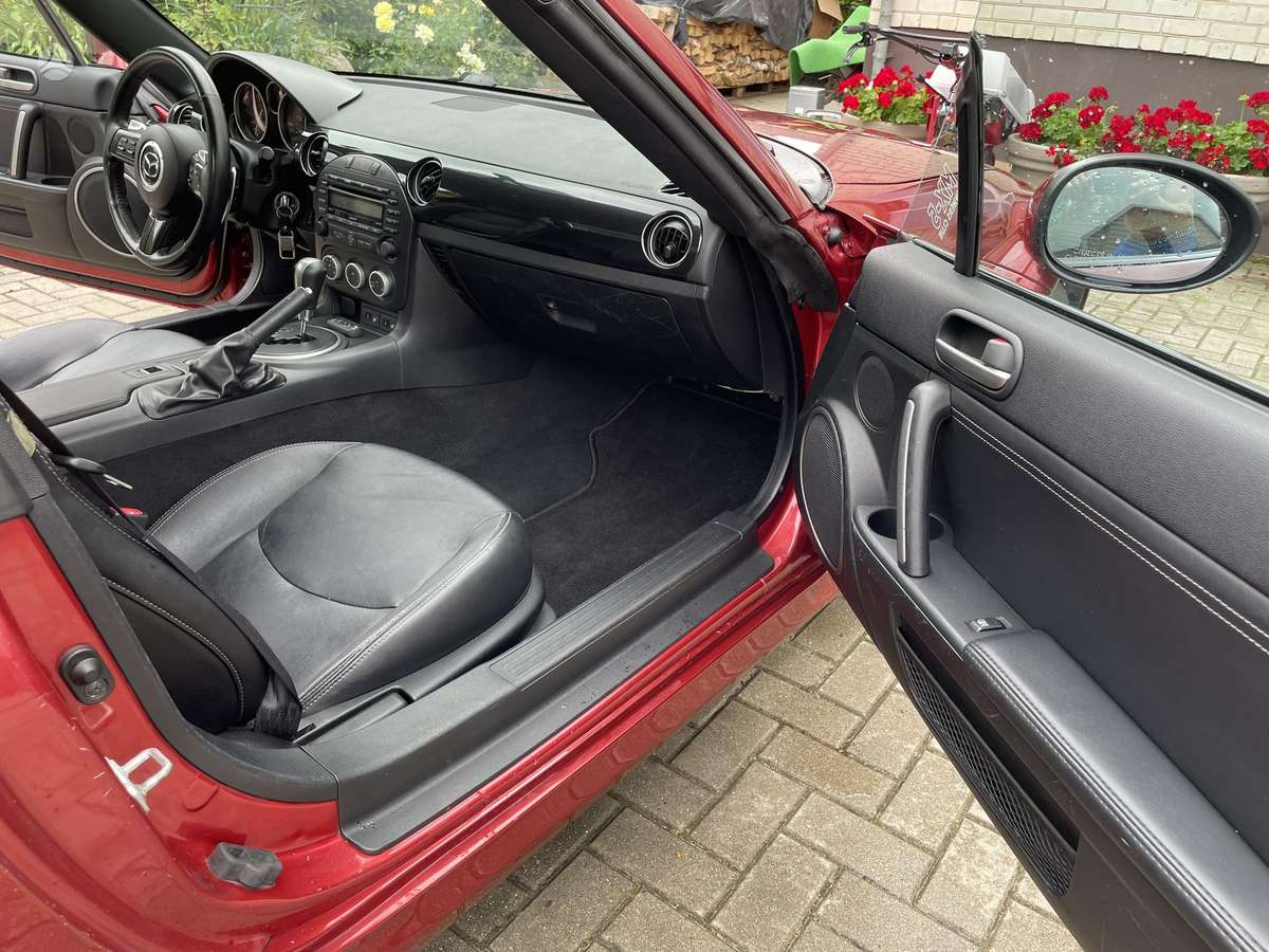 Mazda MX-5, 2.0 l., Кабриолет