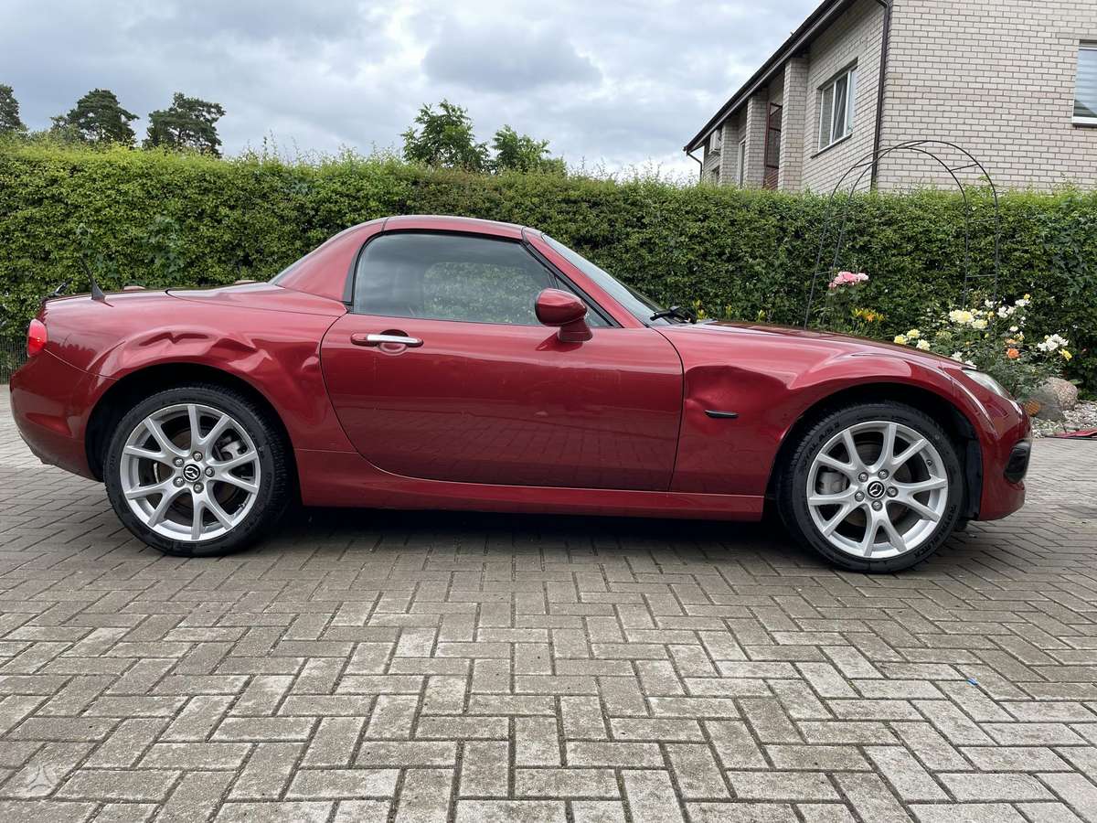Mazda MX-5, 2.0 l., Кабриолет