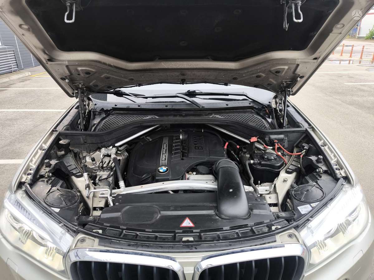 BMW X5, 3.0 l., off-road / crossover