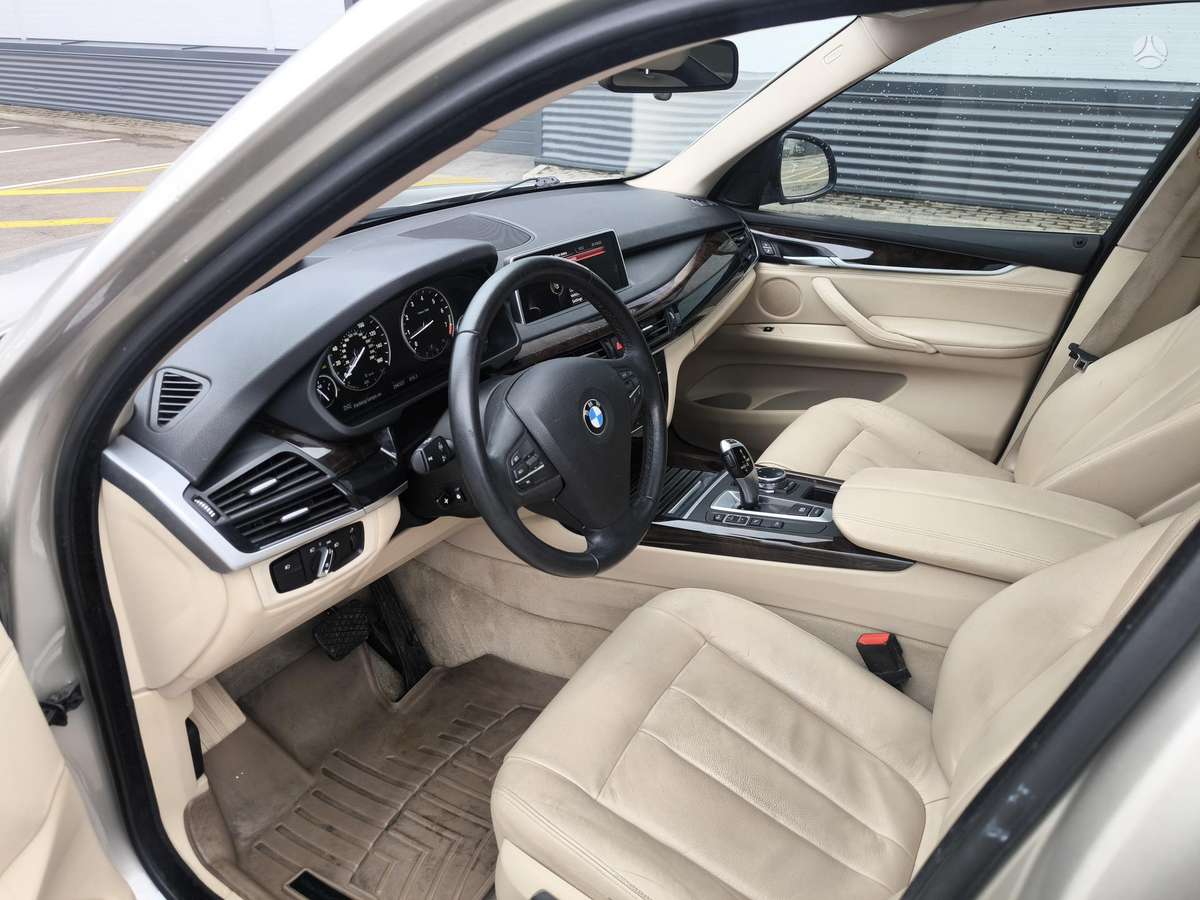 BMW X5, 3.0 l., off-road / crossover