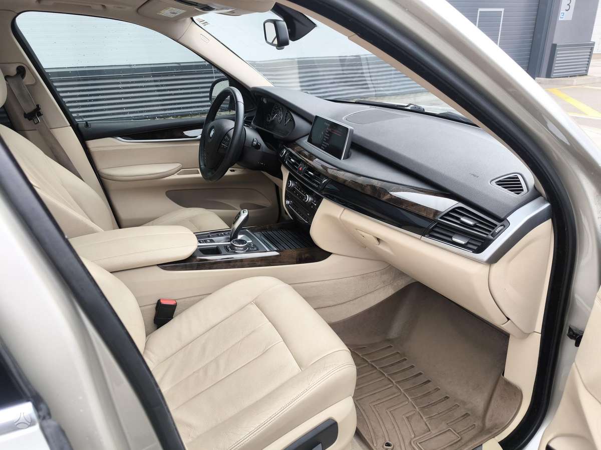BMW X5, 3.0 l., off-road / crossover