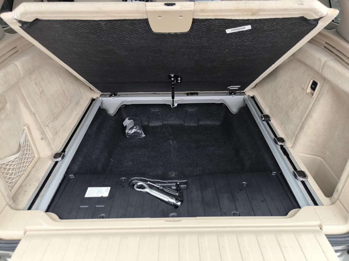 BMW X5, 3.0 l., off-road / crossover