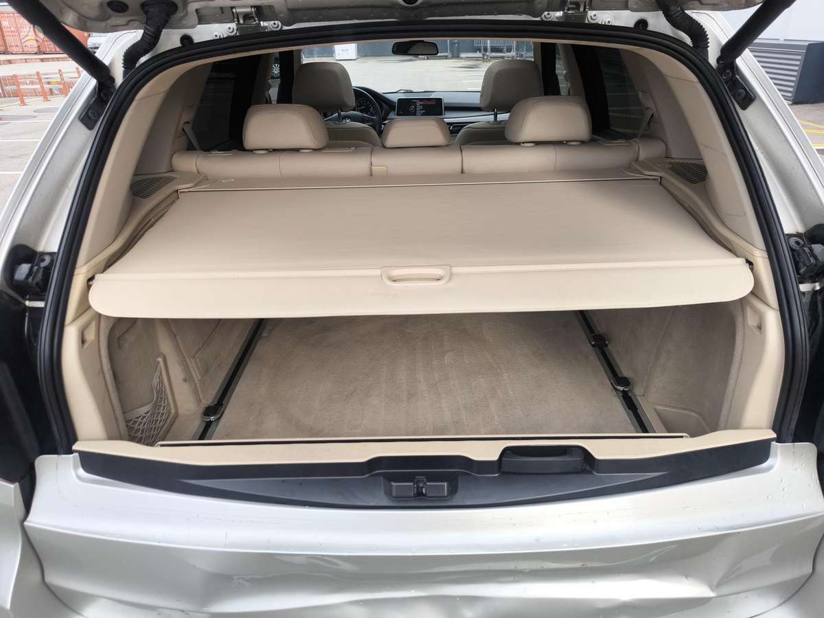 BMW X5, 3.0 l., off-road / crossover