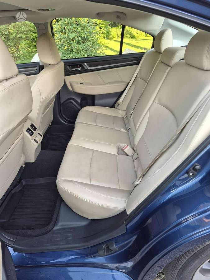 Subaru Legacy - 12