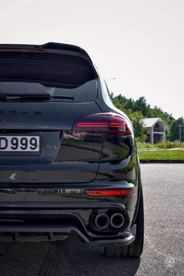 Porsche Cayenne - 5