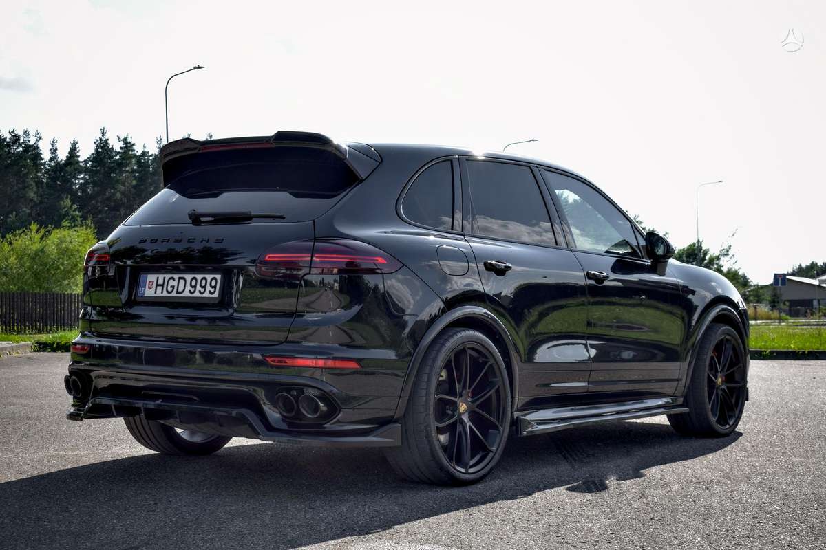 Porsche Cayenne - 8