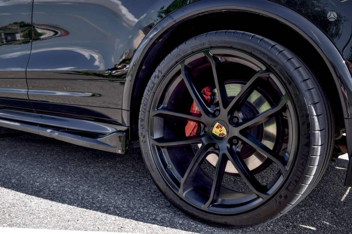Porsche Cayenne - 9