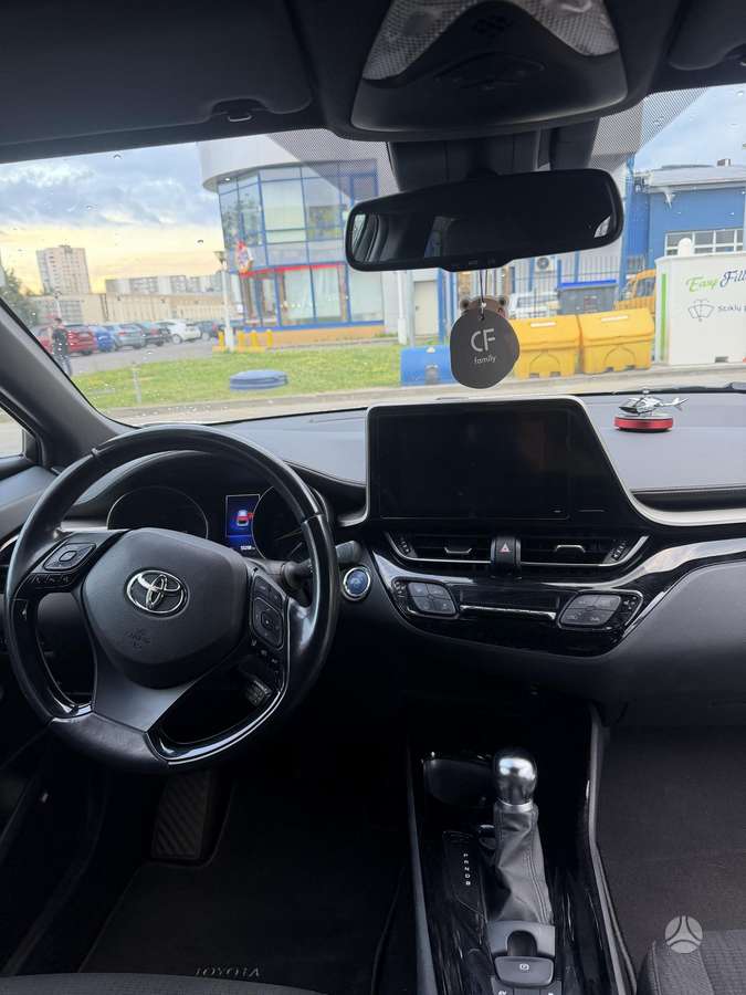 Toyota C-HR - 8