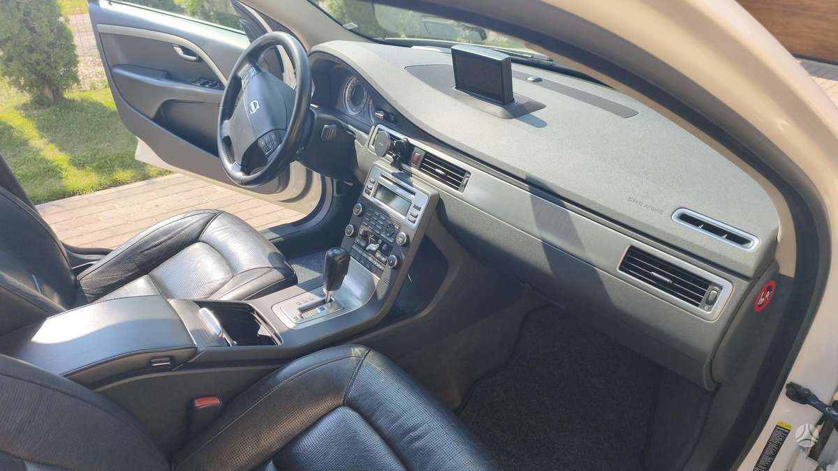 Volvo S80, 2.4 l., Седан