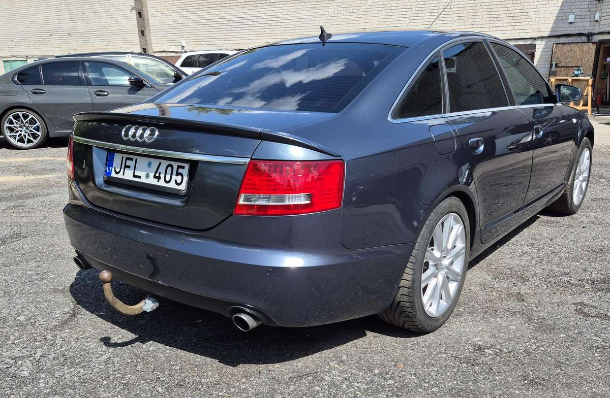 Audi A6, 2.4 l., Седан