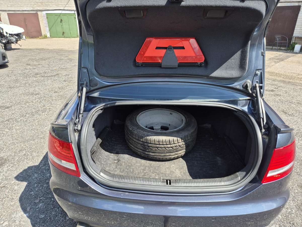 Audi A6, 2.4 l., Седан