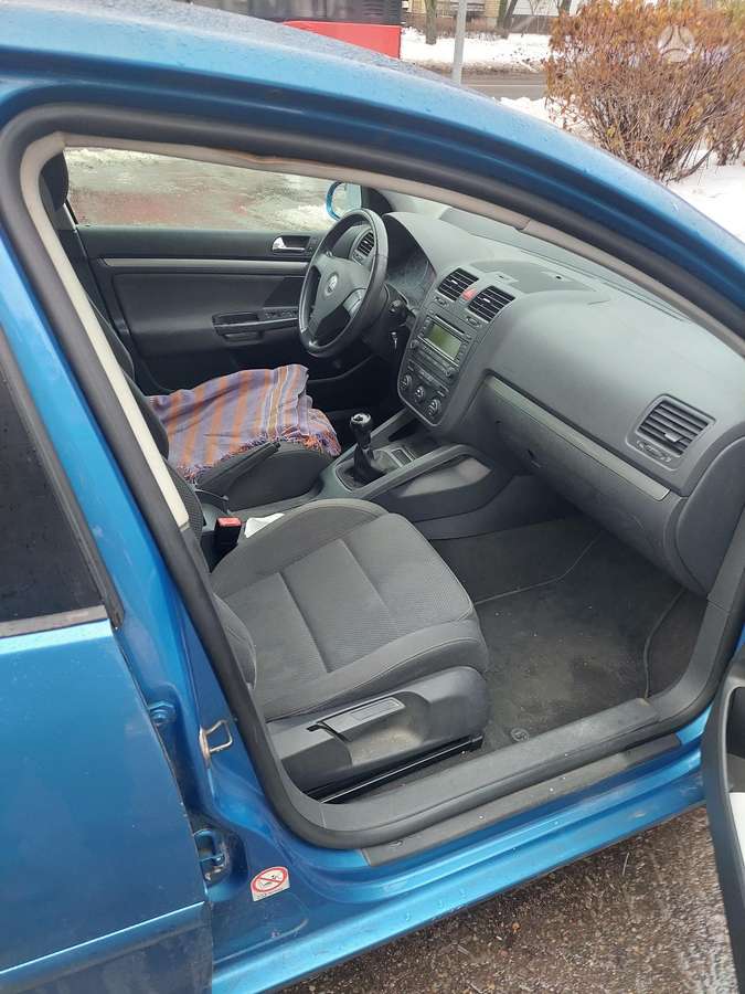 Volkswagen Golf - 5