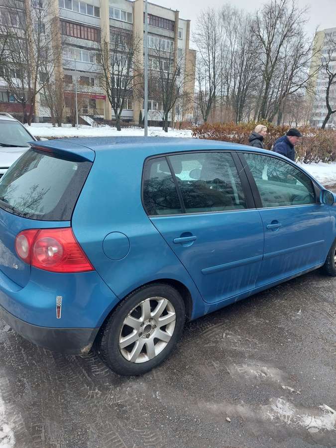 Volkswagen Golf - 6
