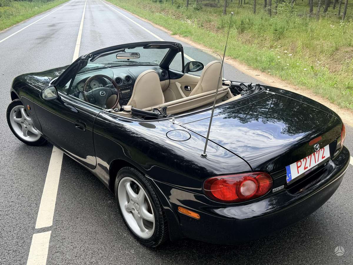Mazda MX-5, 1.6 l., convertible