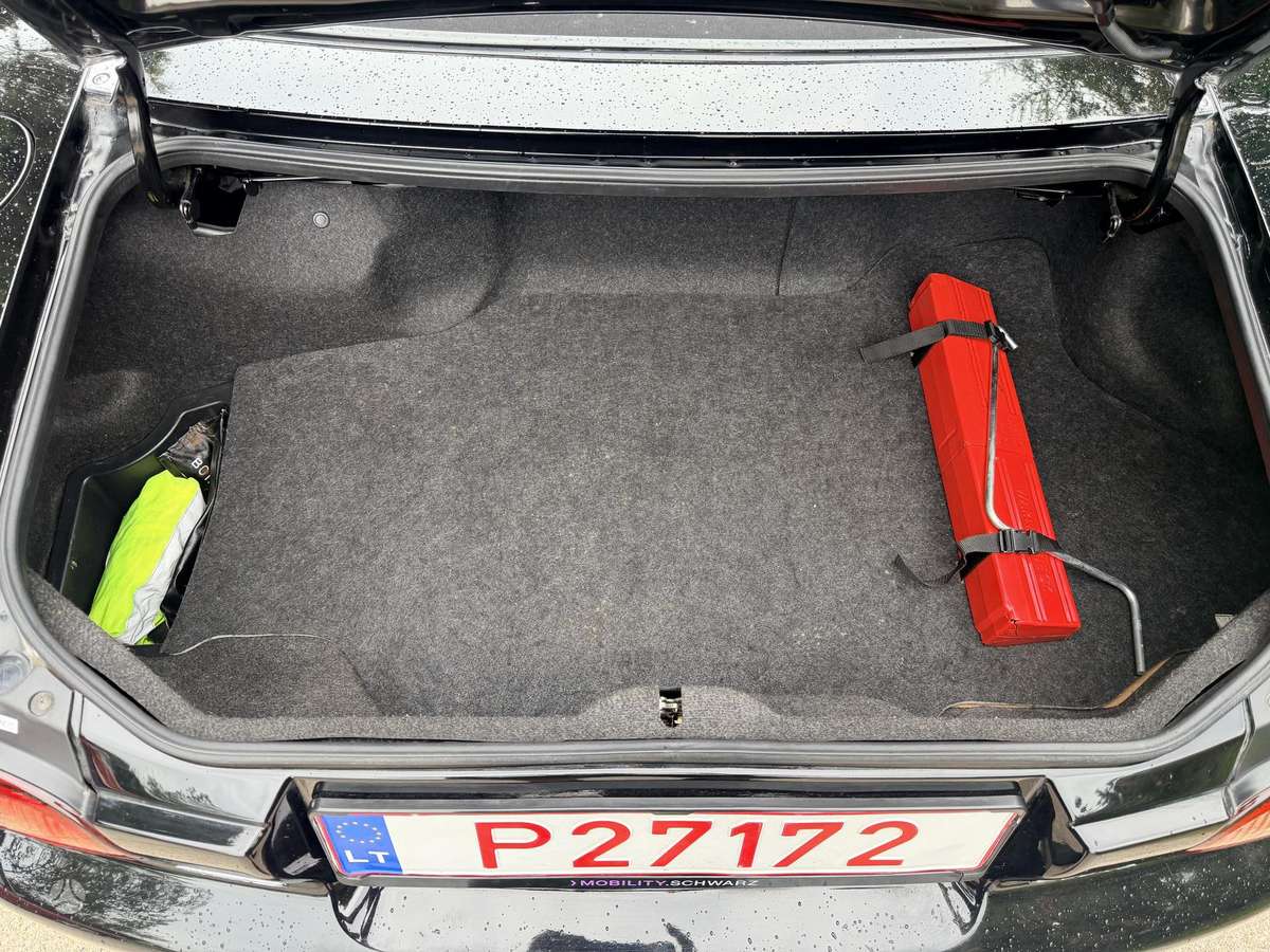 Mazda MX-5, 1.6 l., convertible