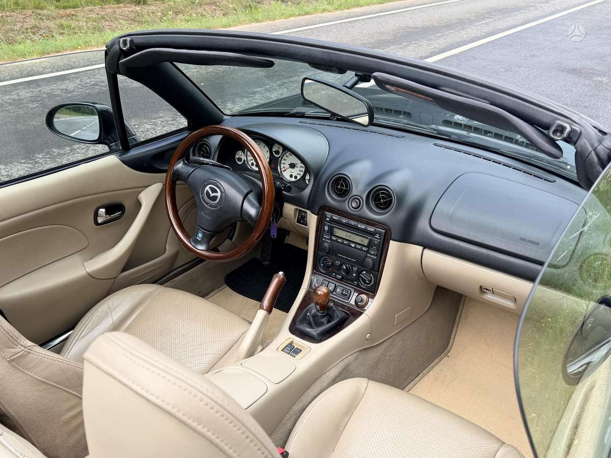Mazda MX-5, 1.6 l., convertible