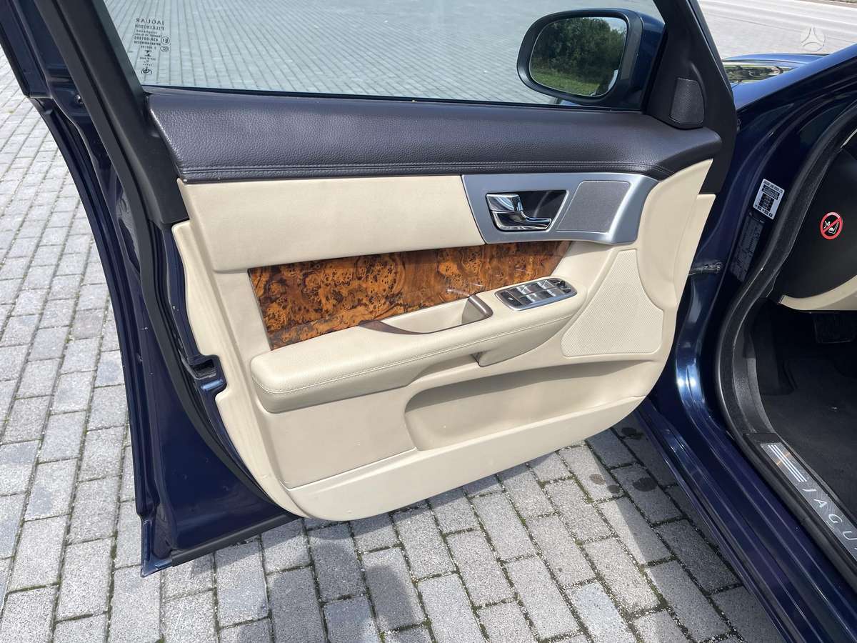 Jaguar XF, 2.2 l., Седан