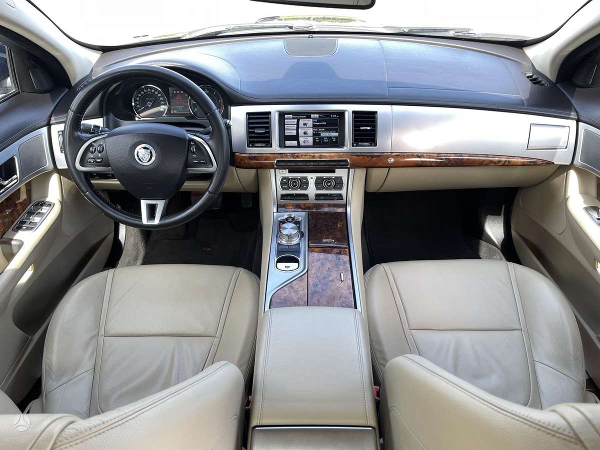 Jaguar XF, 2.2 l., Седан