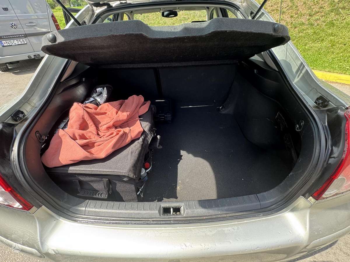 Toyota Avensis - 8