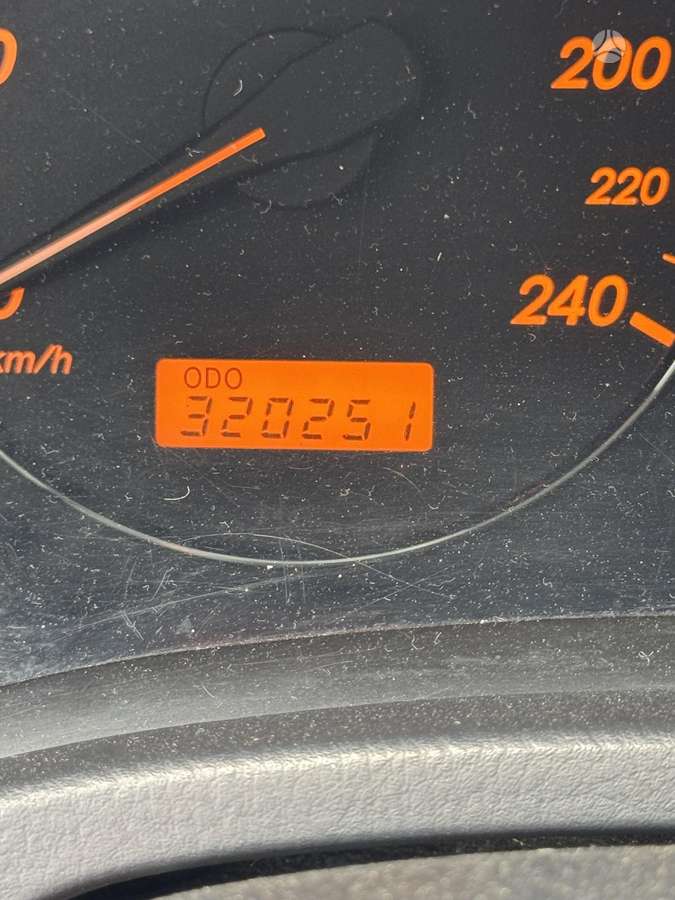 Toyota Avensis - 11