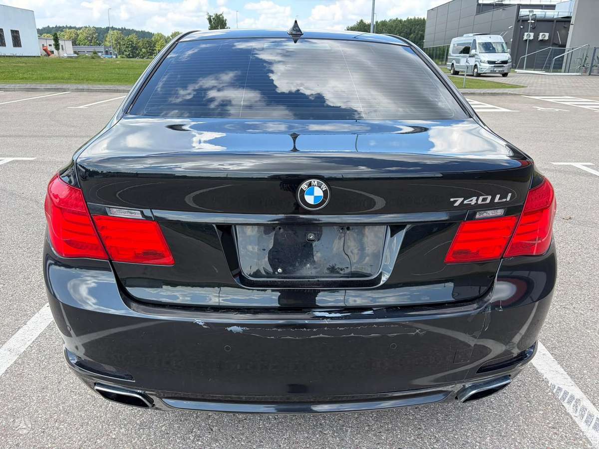 BMW 740, 3.0 l., Седан