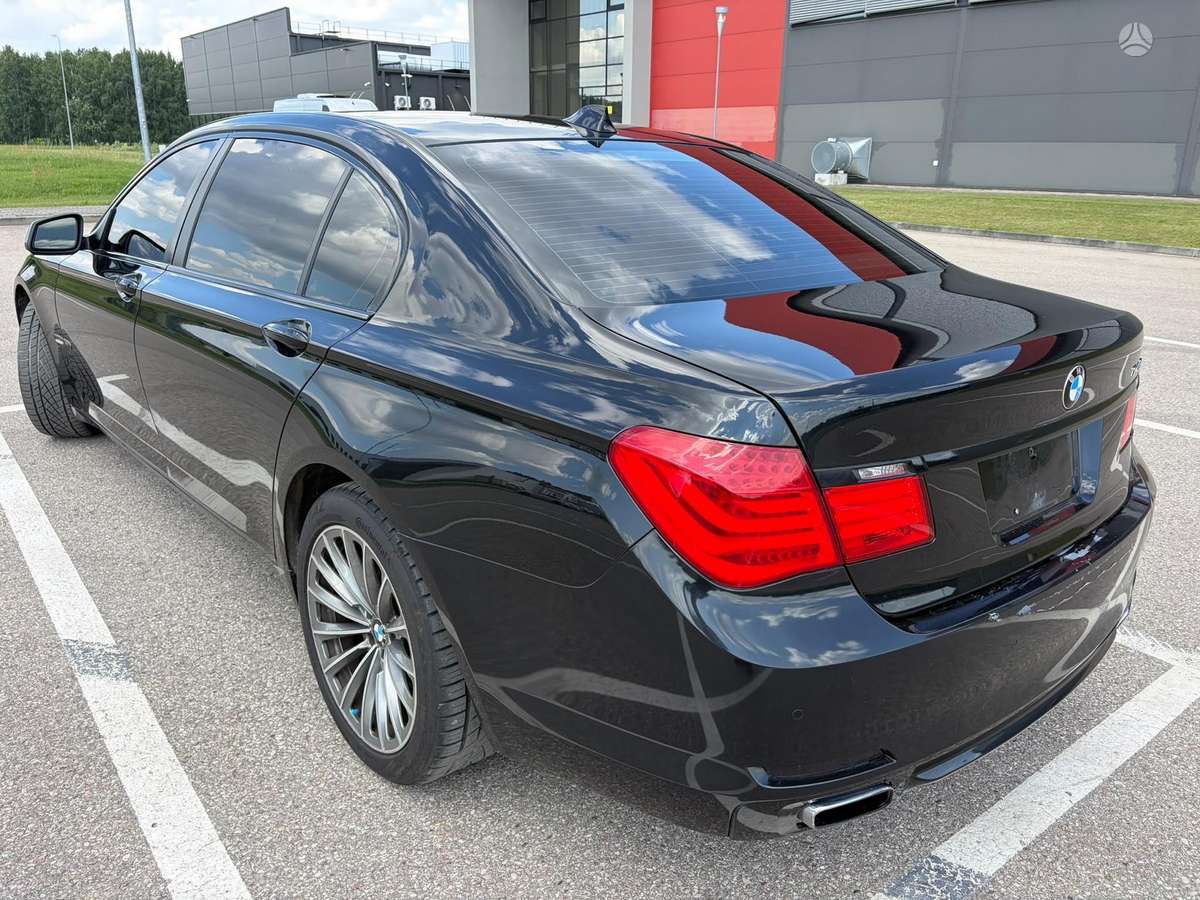 BMW 740, 3.0 l., Седан