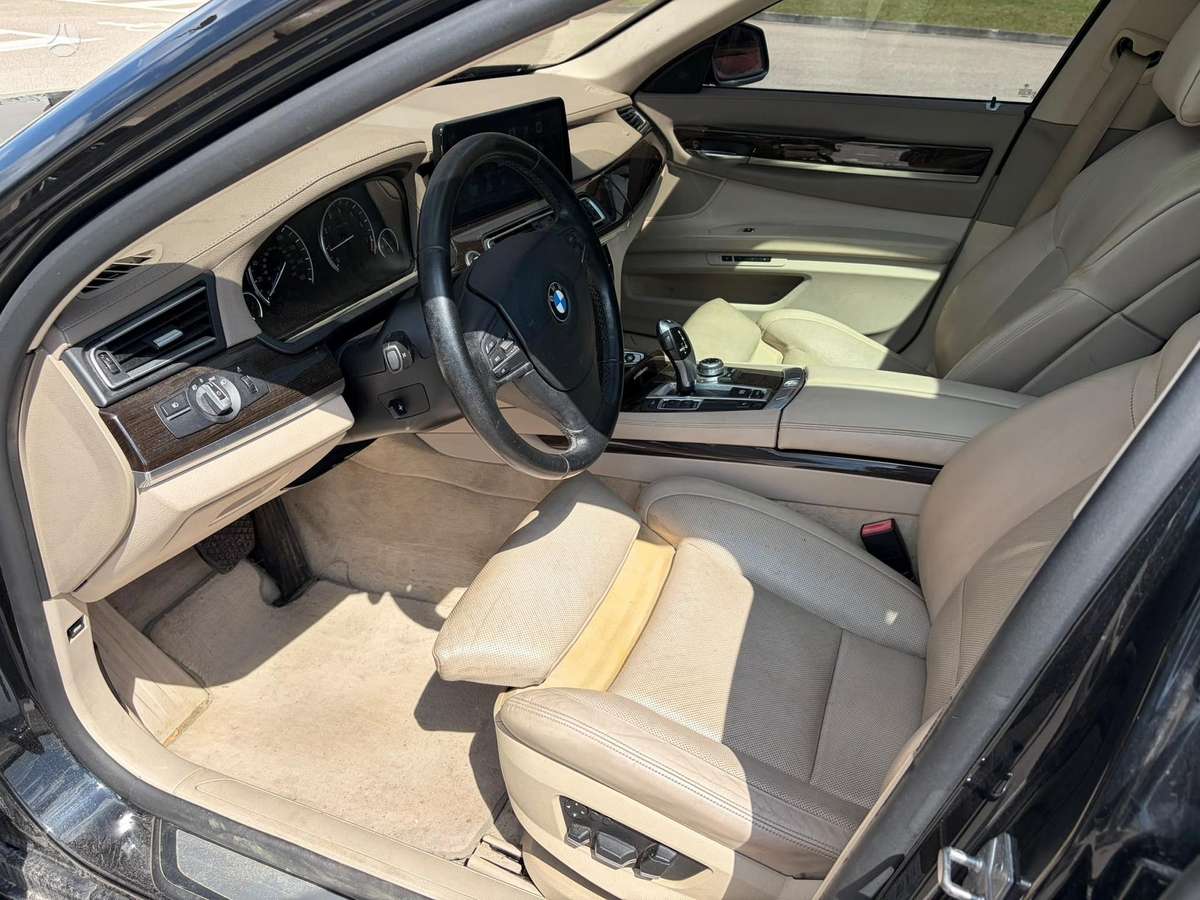 BMW 740, 3.0 l., Седан