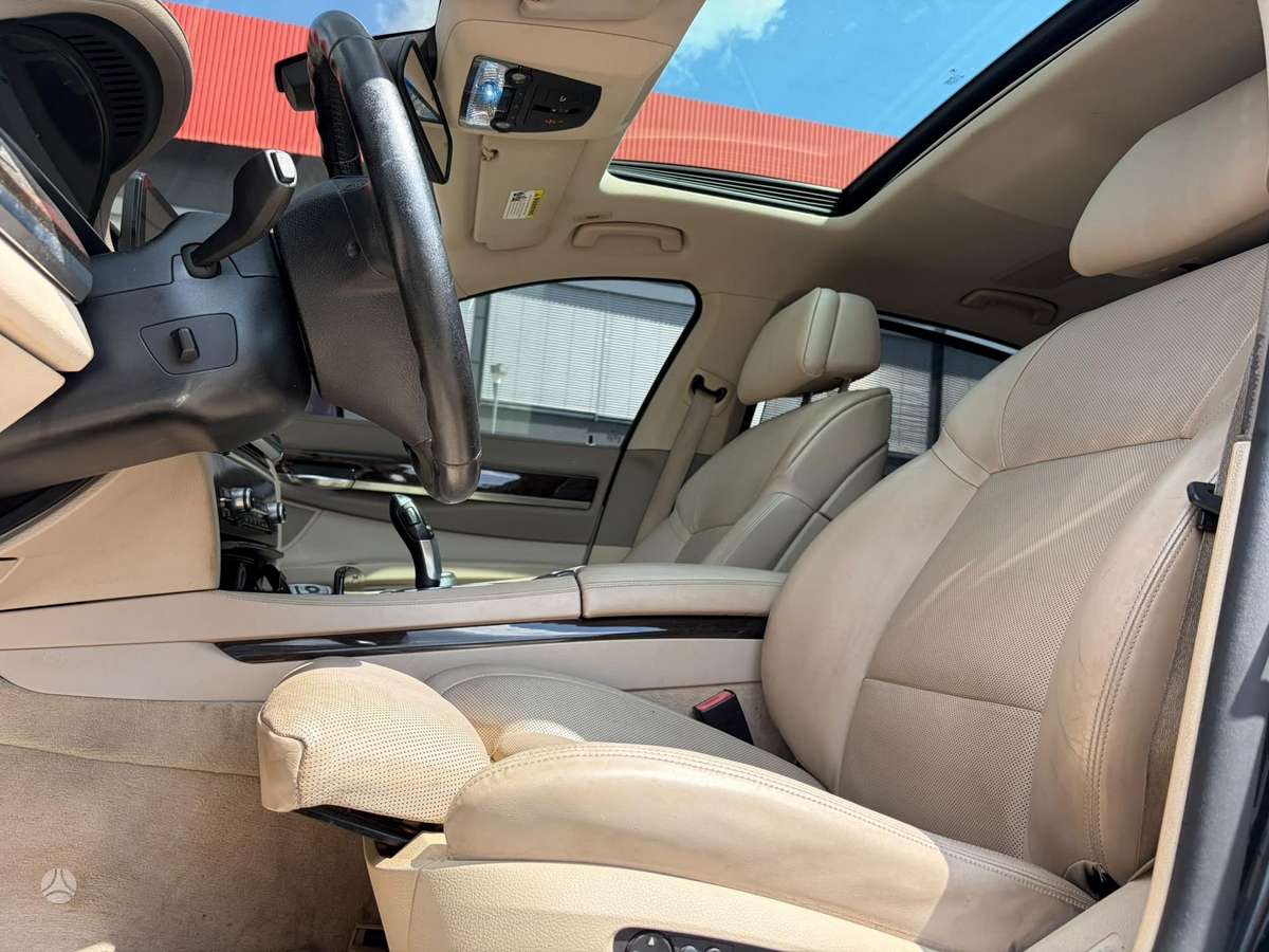 BMW 740, 3.0 l., Седан