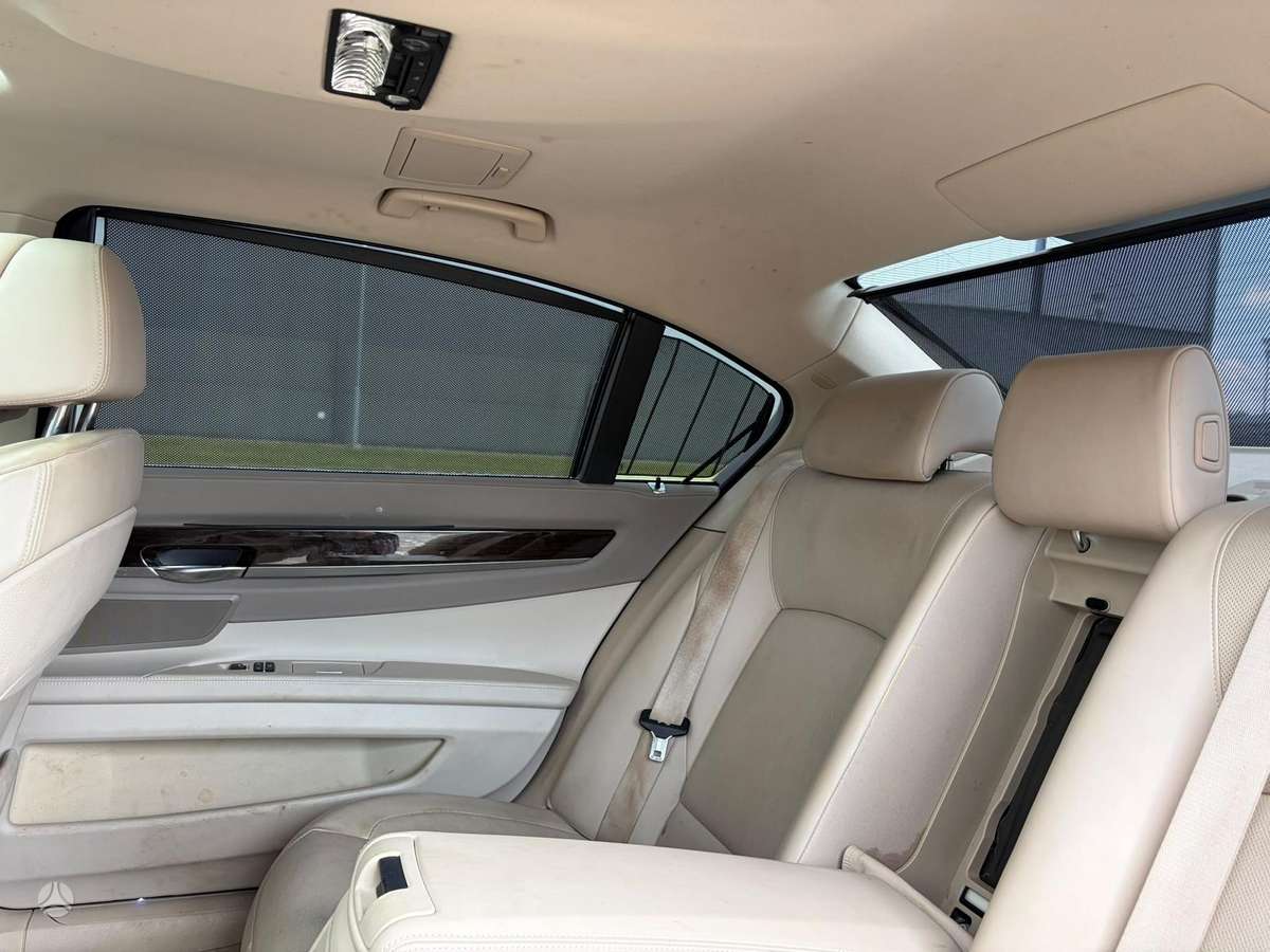 BMW 740, 3.0 l., Седан