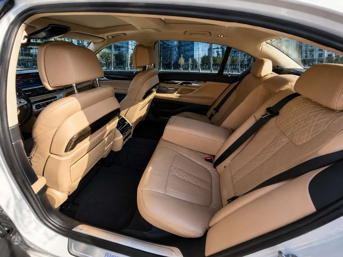 BMW 740, 3.0 l., Седан