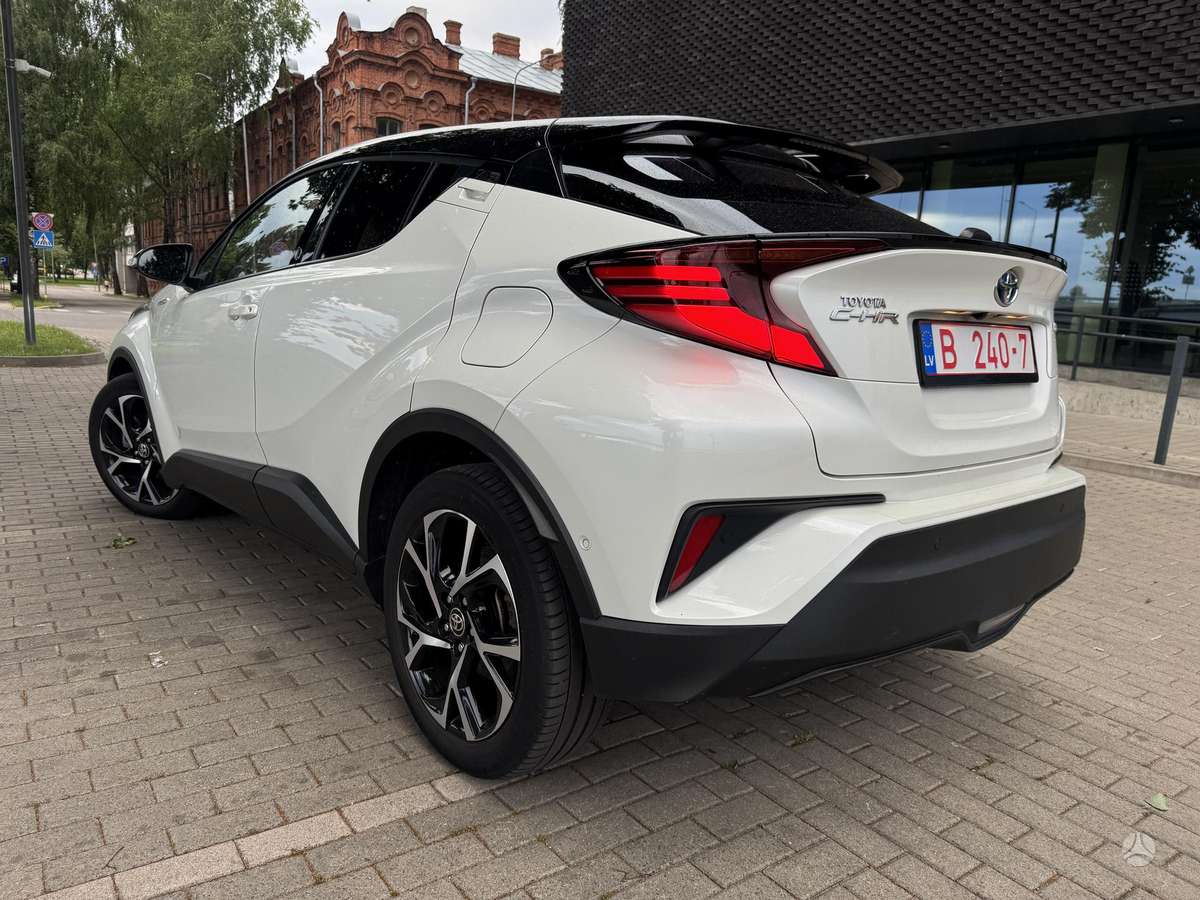 Toyota C-HR - 4