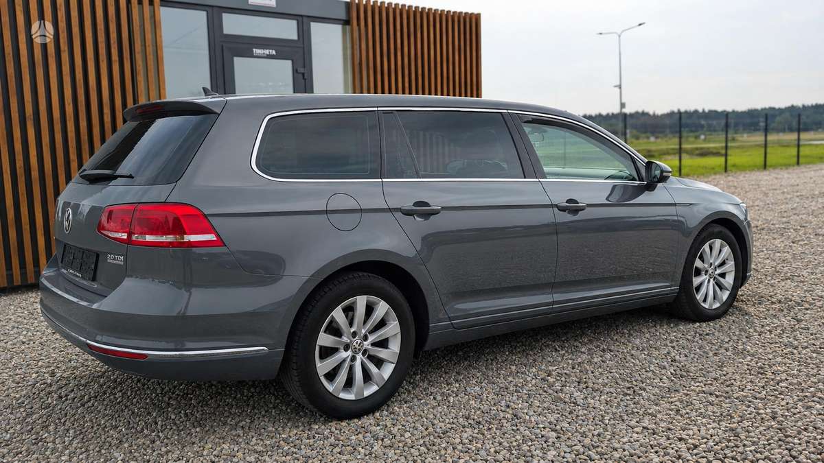 Volkswagen Passat - 4