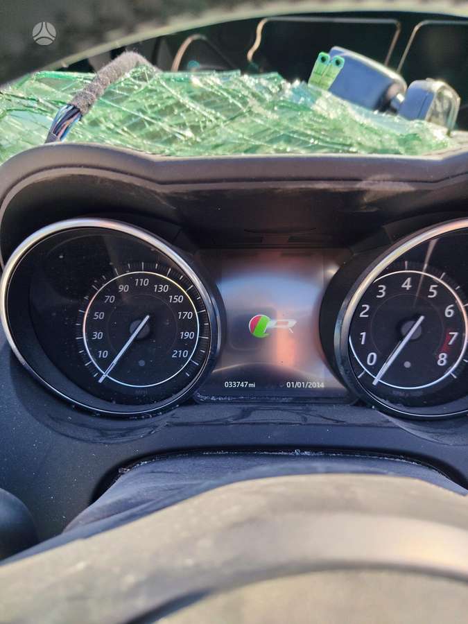 Jaguar F-Type по частям