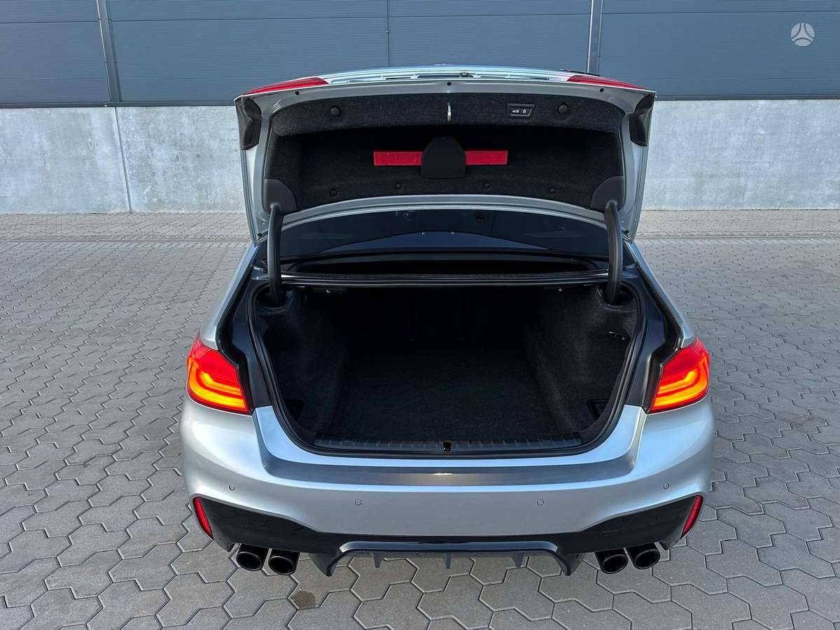 BMW M5, 4.4 l., Седан