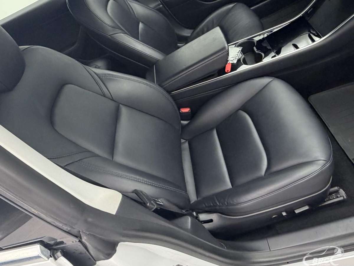 Tesla Model 3, 54 кВт·ч, Седан