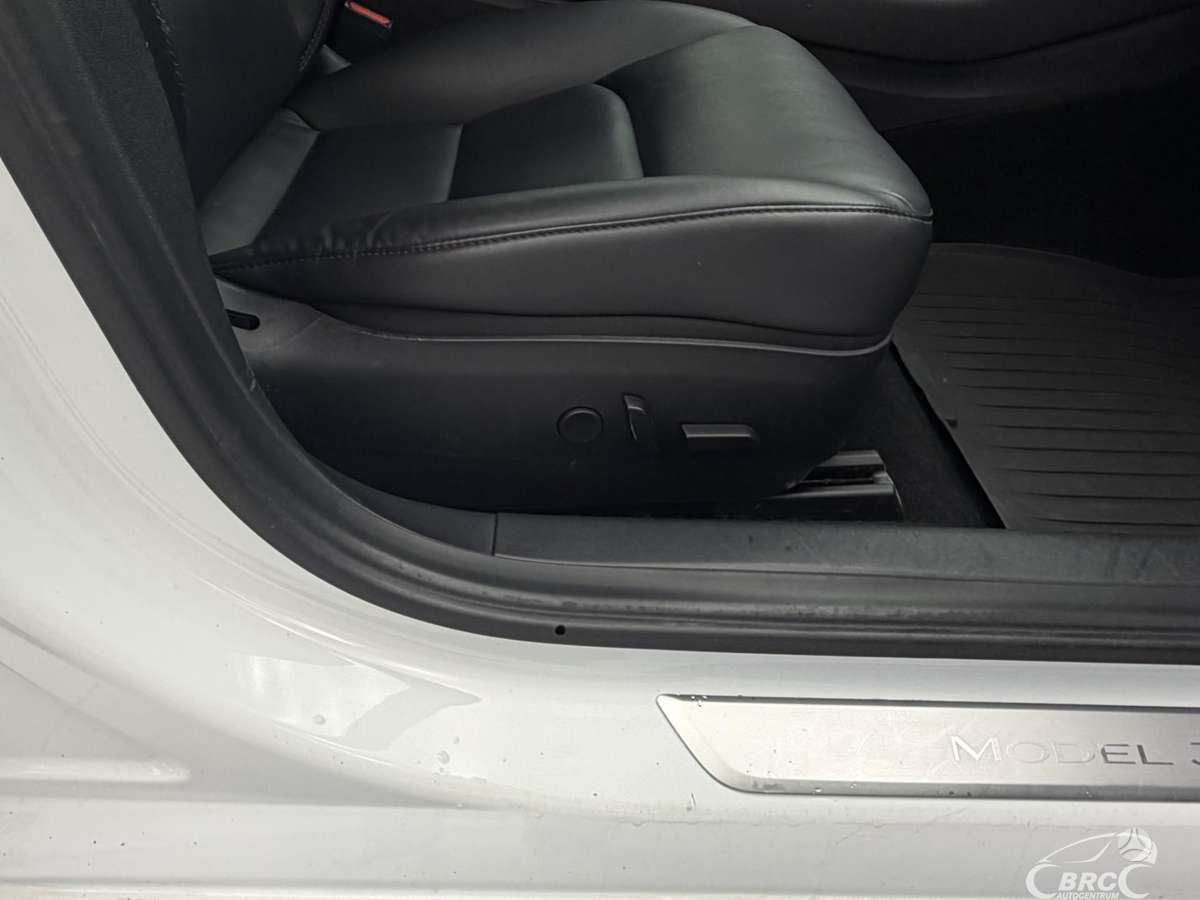 Tesla Model 3, 54 кВт·ч, Седан