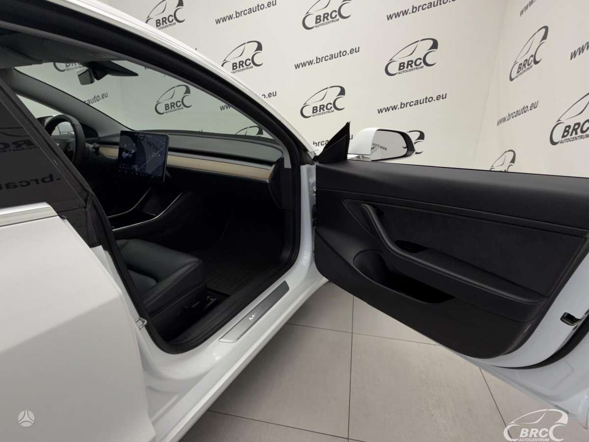 Tesla Model 3, 54 кВт·ч, Седан