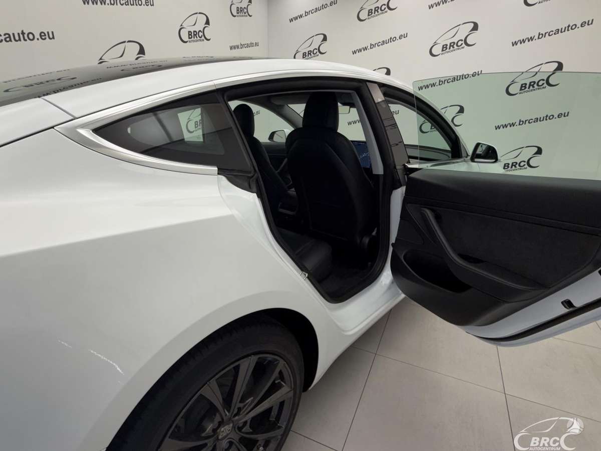 Tesla Model 3, 54 кВт·ч, Седан