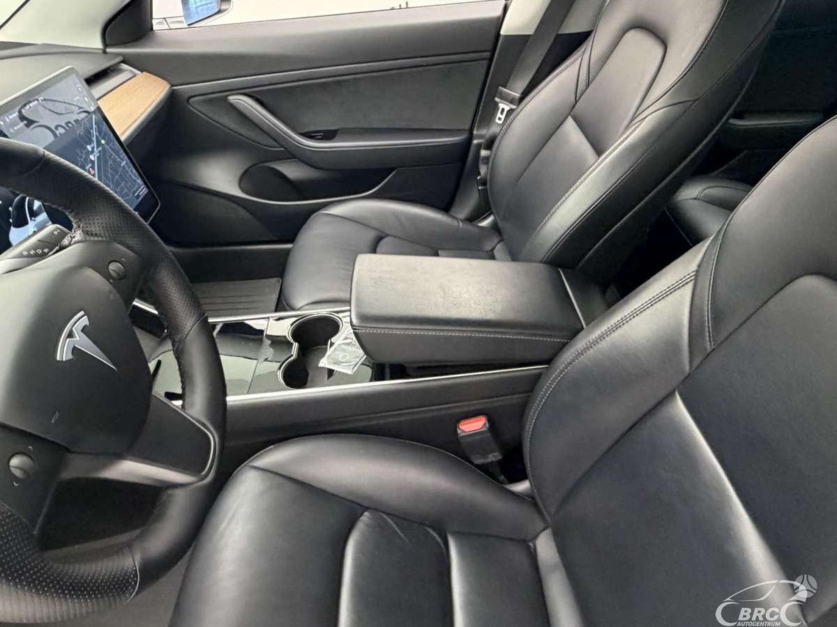 Tesla Model 3, 54 кВт·ч, Седан