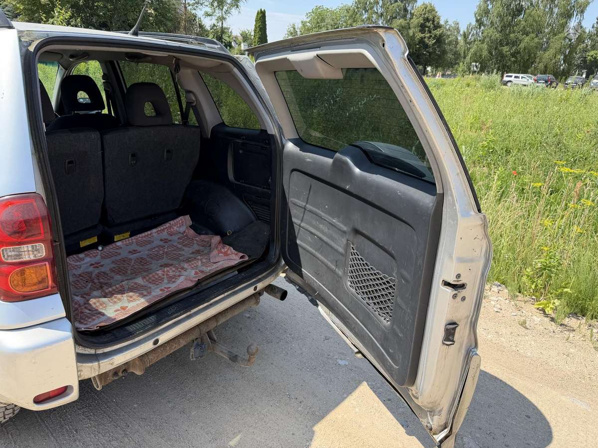 Toyota RAV4 - 4