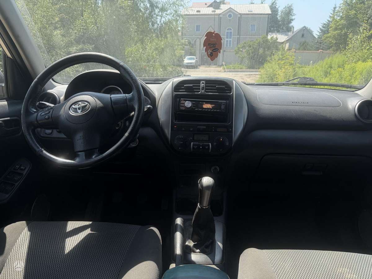 Toyota RAV4 - 7